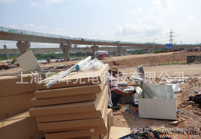 广告牌太阳能灯，高炮太阳能照明，高速公路广告牌太阳能照明
