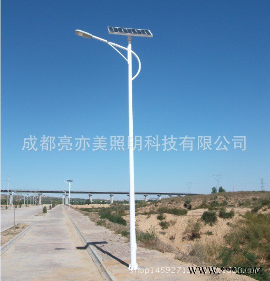 直销led太阳能灯6米30W户外防水挑臂道路灯新农村太阳能路灯图3