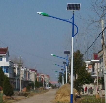 太阳能路灯生产厂商现货批发农村道路照明工程8米太阳能路灯定制图2