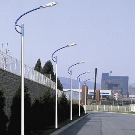 可定制LED太阳能路灯 8米100w镀锌户外新农村单臂市政工程道路灯
